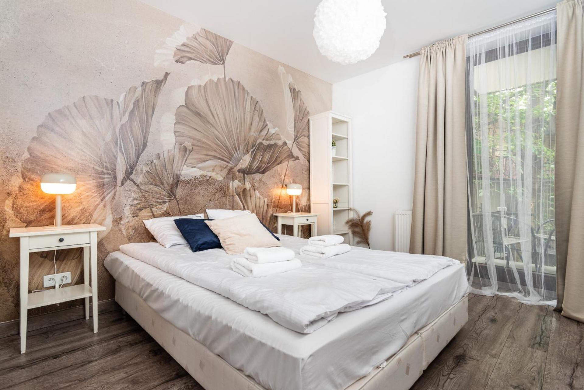Blossom - Old Town Residence - By Upstairs Krasków Εξωτερικό φωτογραφία